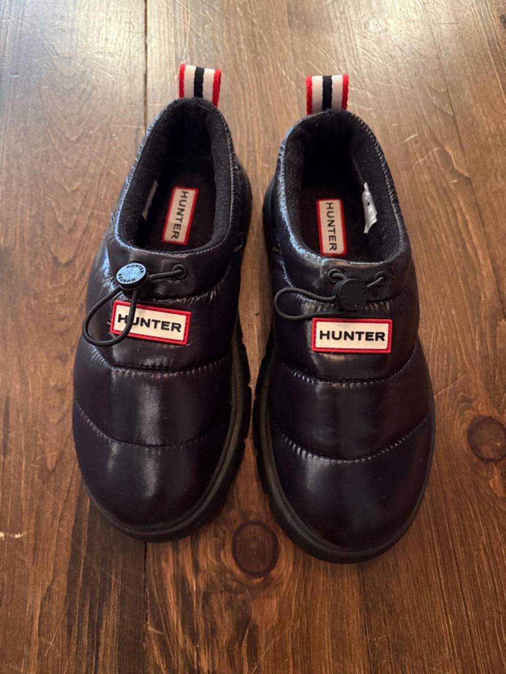 Hunter Women’s Black Quilted Slip-On Rain Shoes with Red Accents - Picture 5 of 8